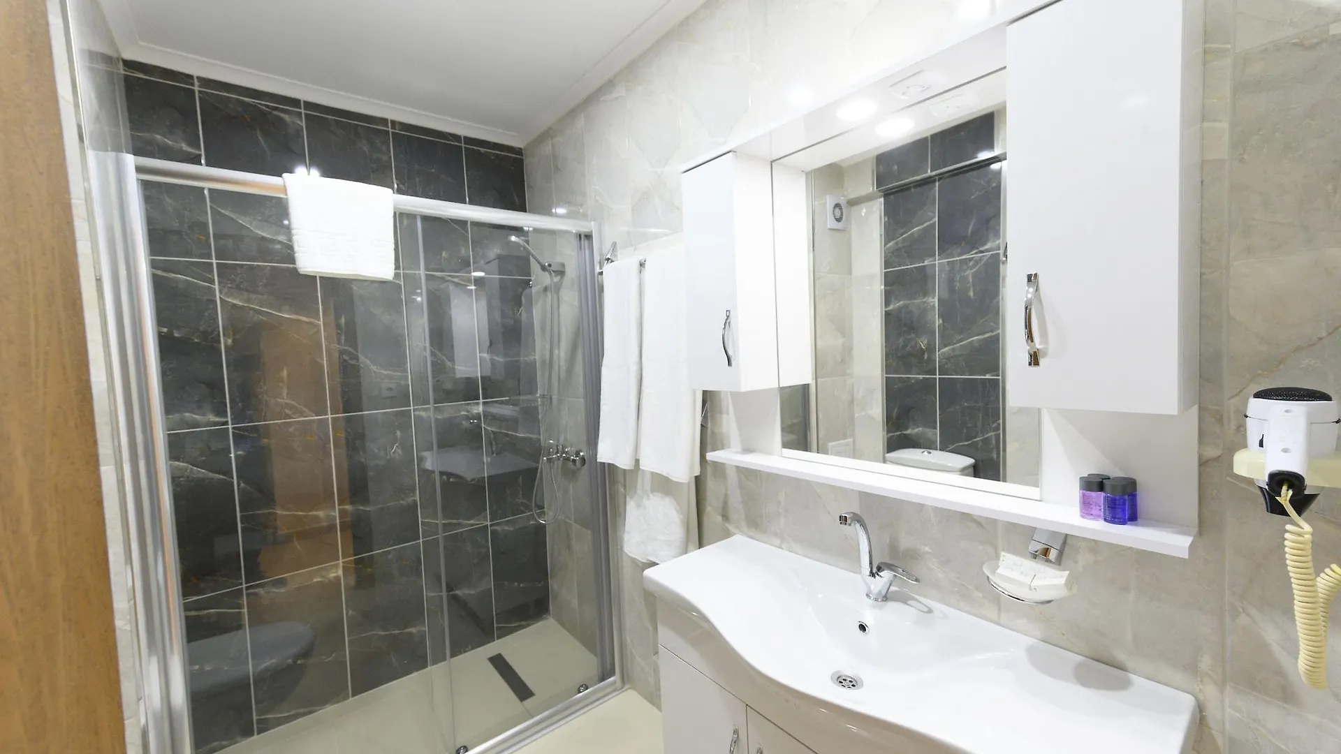 Entes Apart Istanbul 3*,